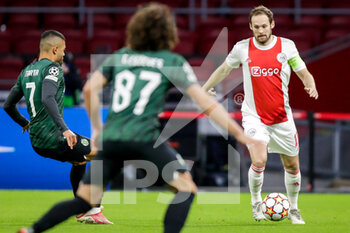 2021-12-07 - Daley Blind of Ajax during the UEFA Champions League, Group C football match between Ajax and Sporting Clube de Portugal on December 7, 2021 at Johan Cruijff ArenA in Amsterdam, Netherlands - AJAX VS SPORTING CLUBE DE PORTUGAL - UEFA CHAMPIONS LEAGUE - SOCCER