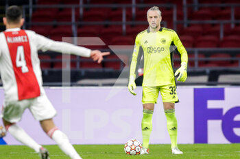 2021-12-07 - Remko Pasveer of Ajax during the UEFA Champions League, Group C football match between Ajax and Sporting Clube de Portugal on December 7, 2021 at Johan Cruijff ArenA in Amsterdam, Netherlands - AJAX VS SPORTING CLUBE DE PORTUGAL - UEFA CHAMPIONS LEAGUE - SOCCER
