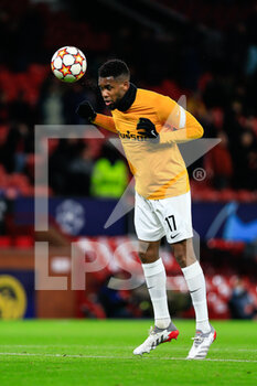 2021-12-08 - MANCHESTER, ENGLAND - DECEMBER 08: Jordan Siebatcheu of Young Boys warming up during the UEFA Champions League group F match between Manchester United and BSC Young Boys at Old Trafford on December 8, 2021 in Manchester, United Kingdom. - MANCHESTER UNITED VS BSC YOUNG BOYS - UEFA CHAMPIONS LEAGUE - SOCCER
