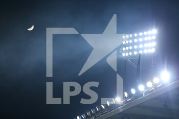 2021-12-09 - A general view of a floodlight with the mist and the moon - ATALANTA BC VS VILLARREAL - UEFA CHAMPIONS LEAGUE - SOCCER