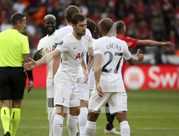 2021-09-16 - Ben Davies, Lucas Moura of Tottenham celebrate their first goal during the UEFA Europa Conference League, Group Stage, Group G football match between Stade Rennais and Tottenham Hotspur on September 16, 2021 at Roazhon Park stadium in Rennes, France - STADE RENNAIS VS TOTTENHAM HOTSPUR - UEFA CONFERENCE LEAGUE - SOCCER