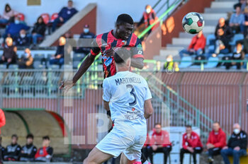 2021-10-23 - Eklu Shaka Mawuli (Lucchese) di testa realizza il gol dell'1 a 0 - LUCCHESE VS VITERBESE - ITALIAN SERIE C - SOCCER