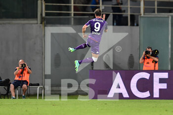 2021-08-13 - Dusan Vlahovic (Fiorentina) festeggia dopo il gol - TRENTADUESIMI - ACF FIORENTINA VS COSENZA CALCIO - ITALIAN CUP - SOCCER