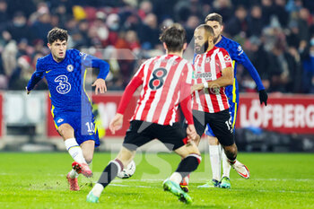2021-12-22 - Christian Pulisic (10) of Chelsea during the English League Cup, EFL Cup quarter-finals football match between Brentford and Chelsea on December 22, 2021 at Brentford Community Stadium in Brentford, England - BRENTFORD VS CHELSEA - ENGLISH LEAGUE CUP - SOCCER