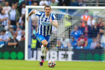 2021-08-21 - Lewis Dunk (5) of Brighton & Hove Albion during the English championship Premier League football match between Brighton and Hove Albion and Watford on August 21, 2021 at the American Express Community Stadium in Brighton and Hove, England - Photo Nigel Keene / ProSportsImages / DPPI - BRIGHTON AND HOVE ALBION VS WATFORD - ENGLISH PREMIER LEAGUE - SOCCER
