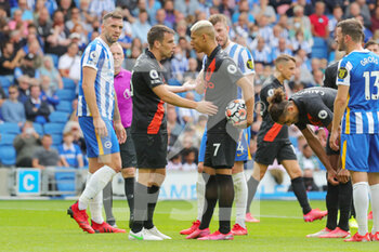 2021-08-28 - Everton striker Richarlison (7) argues for the penalty with Everton defender Seamus Coleman (23) during the English championship Premier League football match between Brighton and Hove Albion and Everton on August 28, 2021 at the American Express Community Stadium in Brighton and Hove, England - Photo Phil Duncan / ProSportsImages / DPPI - BRIGHTON AND HOVE ALBION VS EVERTON - ENGLISH PREMIER LEAGUE - SOCCER