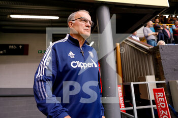 2021-08-29 - Leeds United manager Marcelo Bielsa during the English championship Premier League football match between Burnley and Leeds United on August 29, 2021 at Turf Moor in Burnley, England - Photo Simon Davies / ProSportsImages / DPPI - BURNLEY VS LEEDS UNITED - ENGLISH PREMIER LEAGUE - SOCCER