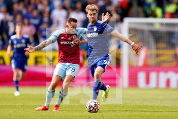2021-08-29 - Leeds United forward Patrick Bamford, Josh Brownhill of Burnley during the English championship Premier League football match between Burnley and Leeds United on August 29, 2021 at Turf Moor in Burnley, England - Photo Simon Davies / ProSportsImages / DPPI - BURNLEY VS LEEDS UNITED - ENGLISH PREMIER LEAGUE - SOCCER