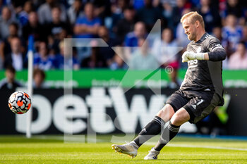 2021-09-11 - Leicester City goalkeeper Kasper Schmeichel (1) during the Premier League match between Leicester City and Manchester City at the King Power Stadium, Leicester, England on 11 September 2021 - LEICESTER CITY VS MANCHESTER CITY - ENGLISH PREMIER LEAGUE - SOCCER