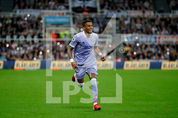 2021-09-17 - GOAL Leeds United midfielder Raphinha (10) scores a goal and celebrates to make the score 0-1 during the Premier League match between Newcastle United and Leeds United at St. James's Park, Newcastle, England on 17 September 2021. Photo Simon Davies / ProSportsImages / DPPI - NEWCASTLE UNITED VS LEEDS UNITED - ENGLISH PREMIER LEAGUE - SOCCER