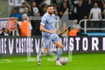 2021-09-17 - Leeds United defender Stuart Dallas (15) during the Premier League match between Newcastle United and Leeds United at St. James's Park, Newcastle, England on 17 September 2021. Photo Malcolm Bryce /ProSportsImages / DPPI - NEWCASTLE UNITED VS LEEDS UNITED - ENGLISH PREMIER LEAGUE - SOCCER