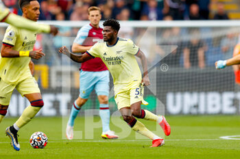 2021-09-18 - Arsenal midfielder Thomas Partey (5) during the Premier League match between Burnley and Arsenal at Turf Moor, Burnley, England on 18 September 2021. Photo Simon Davies /ProSportsImages / DPPI - BURNLEY VS ARSENAL - ENGLISH PREMIER LEAGUE - SOCCER