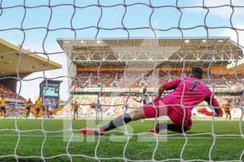 2021-09-18 - Goal 0-1 Ivan Toney (17) of Brentford scores from the penalty spot during the Premier League match between Wolverhampton Wanderers and Brentford at Molineux, Wolverhampton, England on 18 September 2021. Photo Nigel Keene / ProSportsImages / DPPI - WOLVERHAMPTON WANDERERS VS BRENTFORD - ENGLISH PREMIER LEAGUE - SOCCER