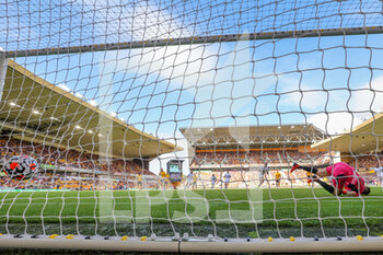 2021-09-18 - Goal 0-1 Ivan Toney (17) of Brentford scores from the penalty spot during the Premier League match between Wolverhampton Wanderers and Brentford at Molineux, Wolverhampton, England on 18 September 2021. Photo Nigel Keene / ProSportsImages / DPPI - WOLVERHAMPTON WANDERERS VS BRENTFORD - ENGLISH PREMIER LEAGUE - SOCCER