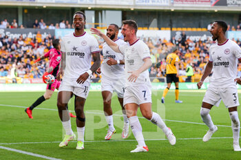 2021-09-18 - Goal 0-1 Ivan Toney (17) of Brentford scores from the penalty spot and celebrates during the Premier League match between Wolverhampton Wanderers and Brentford at Molineux, Wolverhampton, England on 18 September 2021. Photo Nigel Keene / ProSportsImages / DPPI - WOLVERHAMPTON WANDERERS VS BRENTFORD - ENGLISH PREMIER LEAGUE - SOCCER
