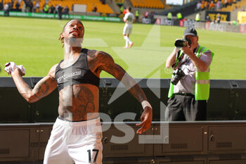 2021-09-18 - Ivan Toney (17) of Brentford throws his shirt into the away fans at full time during the Premier League match between Wolverhampton Wanderers and Brentford at Molineux, Wolverhampton, England on 18 September 2021. Photo Nigel Keene / ProSportsImages / DPPI - WOLVERHAMPTON WANDERERS VS BRENTFORD - ENGLISH PREMIER LEAGUE - SOCCER