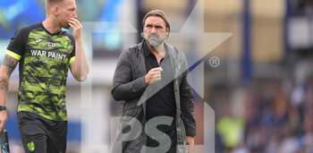 2021-09-25 - Norwich City Manager Daniel Farke at halftime during the English championship Premier League football match between Everton and Norwich City on September 25, 2021 at Goodison Park in Liverpool, England - EVERTON VS NORWICH CITY - ENGLISH PREMIER LEAGUE - SOCCER