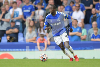 2021-09-25 - Everton midfielder Abdoulaye Doucouré during the English championship Premier League football match between Everton and Norwich City on September 25, 2021 at Goodison Park in Liverpool, England - EVERTON VS NORWICH CITY - ENGLISH PREMIER LEAGUE - SOCCER