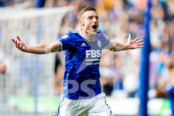 2021-09-25 - Leicester City forward Jamie Vardy (9) scores and celebrates 1-0 during the English championship Premier League football match between Leicester City and Burnley on September 25 2021 at the King Power Stadium in Leicester, England - LEICESTER CITY VS BURNLEY - ENGLISH PREMIER LEAGUE - SOCCER