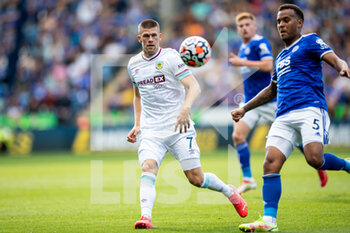 2021-09-25 - Burnley winger Johann Gudmundsson during the English championship Premier League football match between Leicester City and Burnley on September 25 2021 at the King Power Stadium in Leicester, England - LEICESTER CITY VS BURNLEY - ENGLISH PREMIER LEAGUE - SOCCER