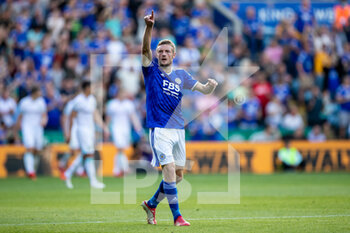2021-09-25 - Leicester City forward Jamie Vardy (9) scores and celebrates 2-2 during the English championship Premier League football match between Leicester City and Burnley on September 25 2021 at the King Power Stadium in Leicester, England - LEICESTER CITY VS BURNLEY - ENGLISH PREMIER LEAGUE - SOCCER