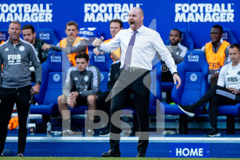 2021-09-25 - Burnley manager Sean Dyche during the English championship Premier League football match between Leicester City and Burnley on September 25 2021 at the King Power Stadium in Leicester, England - LEICESTER CITY VS BURNLEY - ENGLISH PREMIER LEAGUE - SOCCER