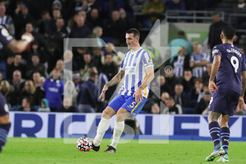 2021-10-24 - Brighton and Hove Albion defender Lewis Dunk during the English championship Premier League football match between Brighton and Hove Albion and Manchester City on October 23, 2021 at the American Express Community Stadium in Brighton and Hove, England - BRIGHTON AND HOVE ALBION VS MANCHESTER CITY - ENGLISH PREMIER LEAGUE - SOCCER