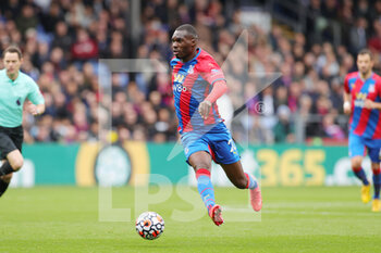2021-10-23 - Christian Benteke (20) of Crystal Palace during the English championship Premier League football match between Crystal Palace and Newcastle United on October 23, 2021 at Selhurst Park in London, England - CRYSTAL PALACE VS NEWCASTLE UNITED - ENGLISH PREMIER LEAGUE - SOCCER