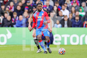 2021-10-23 - Jeffrey Schlupp (15) of Crystal Palace during the English championship Premier League football match between Crystal Palace and Newcastle United on October 23, 2021 at Selhurst Park in London, England - CRYSTAL PALACE VS NEWCASTLE UNITED - ENGLISH PREMIER LEAGUE - SOCCER