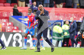 2021-10-23 - Patrick Vieira Manager of Crystal Palace thanks fans at full time during the English championship Premier League football match between Crystal Palace and Newcastle United on October 23, 2021 at Selhurst Park in London, England - CRYSTAL PALACE VS NEWCASTLE UNITED - ENGLISH PREMIER LEAGUE - SOCCER