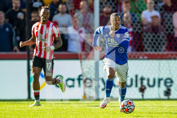 2021-10-24 - Leicester City midfielder Youri Tielemans during the English championship Premier League football match between Brentford and Leicester City on October 24, 2021 at Brentford Community Stadium in Brentford, England - BRENTFORD VS LEICESTER CITY - ENGLISH PREMIER LEAGUE - SOCCER