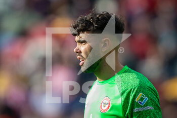 2021-10-24 - Brentford goalkeeper David Raya during the English championship Premier League football match between Brentford and Leicester City on October 24, 2021 at Brentford Community Stadium in Brentford, England - BRENTFORD VS LEICESTER CITY - ENGLISH PREMIER LEAGUE - SOCCER