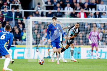 2021-10-30 - Chelsea midfielder Kai Havertz, Newcastle United forward Callum Wilson during the English championship Premier League football match between Newcastle United and Chelsea on October 30, 2021 at St James's Park in Newcastle, England - NEWCASTLE UNITED VS CHELSEA - ENGLISH PREMIER LEAGUE - SOCCER