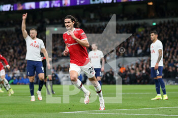 2021-10-30 - Manchester United Forward Edinson Cavani celebrates his goal 0-2 during the English championship Premier League football match between Tottenham Hotspur and Manchester United on October 30, 2021 at Tottenham Hotspur Stadium in London, England - TOTTENHAM HOTSPUR VS MANCHESTER UNITED - ENGLISH PREMIER LEAGUE - SOCCER