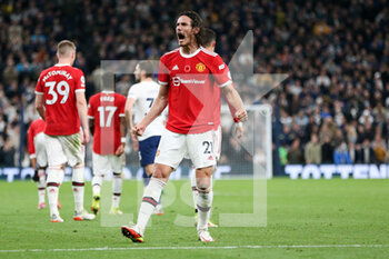 2021-10-30 - Manchester United Forward Edinson Cavani celebrates his goal 0-2 during the English championship Premier League football match between Tottenham Hotspur and Manchester United on October 30, 2021 at Tottenham Hotspur Stadium in London, England - TOTTENHAM HOTSPUR VS MANCHESTER UNITED - ENGLISH PREMIER LEAGUE - SOCCER