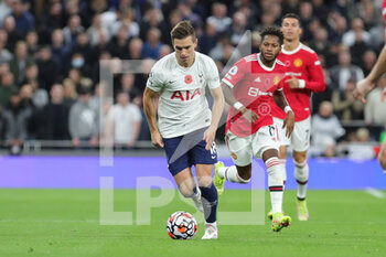 2021-10-30 - Giovani Lo Celso (18) of Tottenham Hotspur during the English championship Premier League football match between Tottenham Hotspur and Manchester United on October 30, 2021 at Tottenham Hotspur Stadium in London, England - TOTTENHAM HOTSPUR VS MANCHESTER UNITED - ENGLISH PREMIER LEAGUE - SOCCER