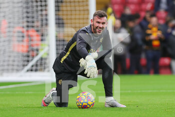 2021-11-21 - Watford goalkeeper Ben Foster (1) warms up during the English championship Premier League football match between Watford and Manchester United on November 20, 2021 at Vicarage Road in Watford, England - WATFORD VS MANCHESTER UNITED - ENGLISH PREMIER LEAGUE - SOCCER