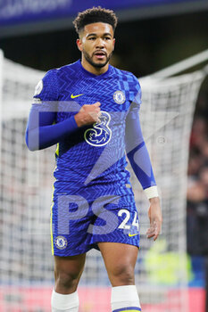 2021-11-29 - Chelsea Defender Reece James during the English championship Premier League football match between Chelsea and Manchester United on November 28, 2021 at Stamford Bridge in London, England - CHELSEA VS MANCHESTER UNITED - ENGLISH PREMIER LEAGUE - SOCCER