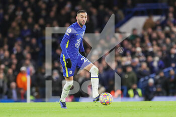 2021-11-29 - Chelsea Midfielder Hakim Ziyech during the English championship Premier League football match between Chelsea and Manchester United on November 28, 2021 at Stamford Bridge in London, England - CHELSEA VS MANCHESTER UNITED - ENGLISH PREMIER LEAGUE - SOCCER