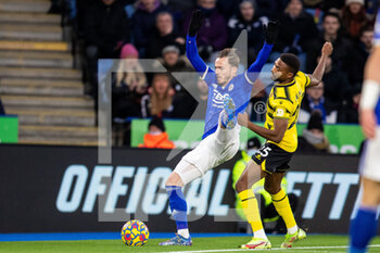 2021-11-28 - Leicester City Midfielder James Maddison (10) battles for possession with Watford forward Emmanuel Dennis (25) during the English championship Premier League football match between Leicester City and Watford on November 28, 2021 at the King Power Stadium in Leicester, England - LEICESTER CITY VS WATFORD - ENGLISH PREMIER LEAGUE - SOCCER