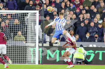 2021-12-01 - Solly March (20) of Brighton during the English championship Premier League football match between West Ham United and Brighton and Hove Albion on December 1, 2021 at the London Stadium in London, England - WEST HAM UNITED VS BRIGHTON AND HOVE ALBION - ENGLISH PREMIER LEAGUE - SOCCER