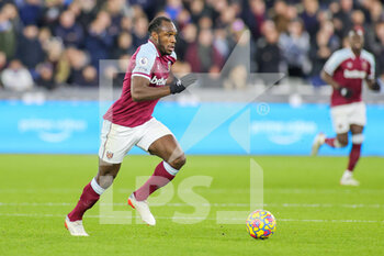 2021-12-01 - Michail Antonio (9) of West Ham United during the English championship Premier League football match between West Ham United and Brighton and Hove Albion on December 1, 2021 at the London Stadium in London, England - WEST HAM UNITED VS BRIGHTON AND HOVE ALBION - ENGLISH PREMIER LEAGUE - SOCCER
