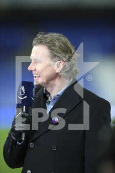 2021-12-01 - TV Presenter Steve McManaman during the English championship Premier League football match between Everton and Liverpool on December 1, 2021 at Goodison Park in Liverpool, England - EVERTON VS LIVERPOOL - ENGLISH PREMIER LEAGUE - SOCCER