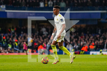 2021-12-11 - Leeds United defender Junior Firpo during the English championship Premier League football match between Chelsea and Leeds United on December 11, 2021 at Stamford Bridge in London, England - CHELSEA VS LEEDS UNITED - ENGLISH PREMIER LEAGUE - SOCCER