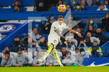 2021-12-11 - Leeds United forward Raphinha during the English championship Premier League football match between Chelsea and Leeds United on December 11, 2021 at Stamford Bridge in London, England - CHELSEA VS LEEDS UNITED - ENGLISH PREMIER LEAGUE - SOCCER