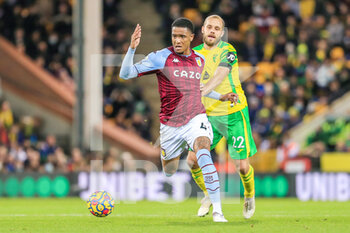 2021-12-14 - Ezri Konsa (4) of Aston Villa and Teemu Pukki (22) of Norwich City during the English championship Premier League football match between Norwich City and Aston Villa on December 14, 2021 at Carrow Road in Norwich, England - NORWICH CITY VS ASTON VILLA - ENGLISH PREMIER LEAGUE - SOCCER