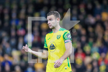 2021-12-14 - Ben Gibson (4) of Norwich City during the English championship Premier League football match between Norwich City and Aston Villa on December 14, 2021 at Carrow Road in Norwich, England - NORWICH CITY VS ASTON VILLA - ENGLISH PREMIER LEAGUE - SOCCER