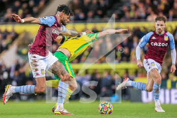 2021-12-14 - Tyrone Mings (5) of Aston Villa and Teemu Pukki (22) of Norwich City during the English championship Premier League football match between Norwich City and Aston Villa on December 14, 2021 at Carrow Road in Norwich, England - NORWICH CITY VS ASTON VILLA - ENGLISH PREMIER LEAGUE - SOCCER