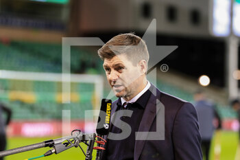 2021-12-14 - Steven Gerrard manager of Aston Villa during the English championship Premier League football match between Norwich City and Aston Villa on December 14, 2021 at Carrow Road in Norwich, England - NORWICH CITY VS ASTON VILLA - ENGLISH PREMIER LEAGUE - SOCCER
