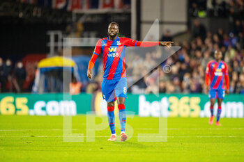 2021-12-15 - Crystal Palace midfielder Cheikhou Kouyate during the English championship Premier League football match between Crystal Palace and Southampton on December 15, 2021 at Selhurst Park in London, England - CRYSTAL PALACE VS SOUTHAMPTON - ENGLISH PREMIER LEAGUE - SOCCER